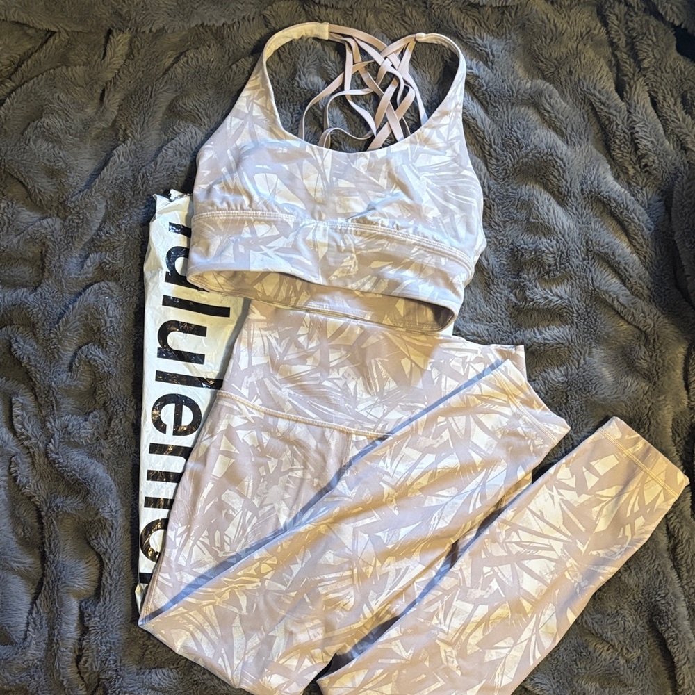 LULULEMON BUNDLE 🪻 Lavender sports bra and leggings size 6